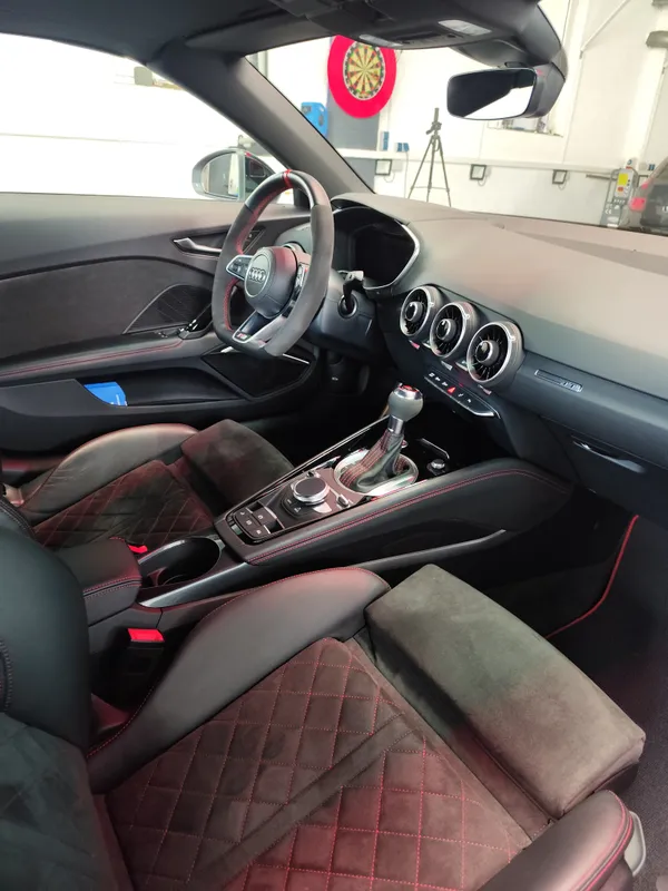 Fahrzeugaufbereitung Tensfeld Innenraum Detailpflege